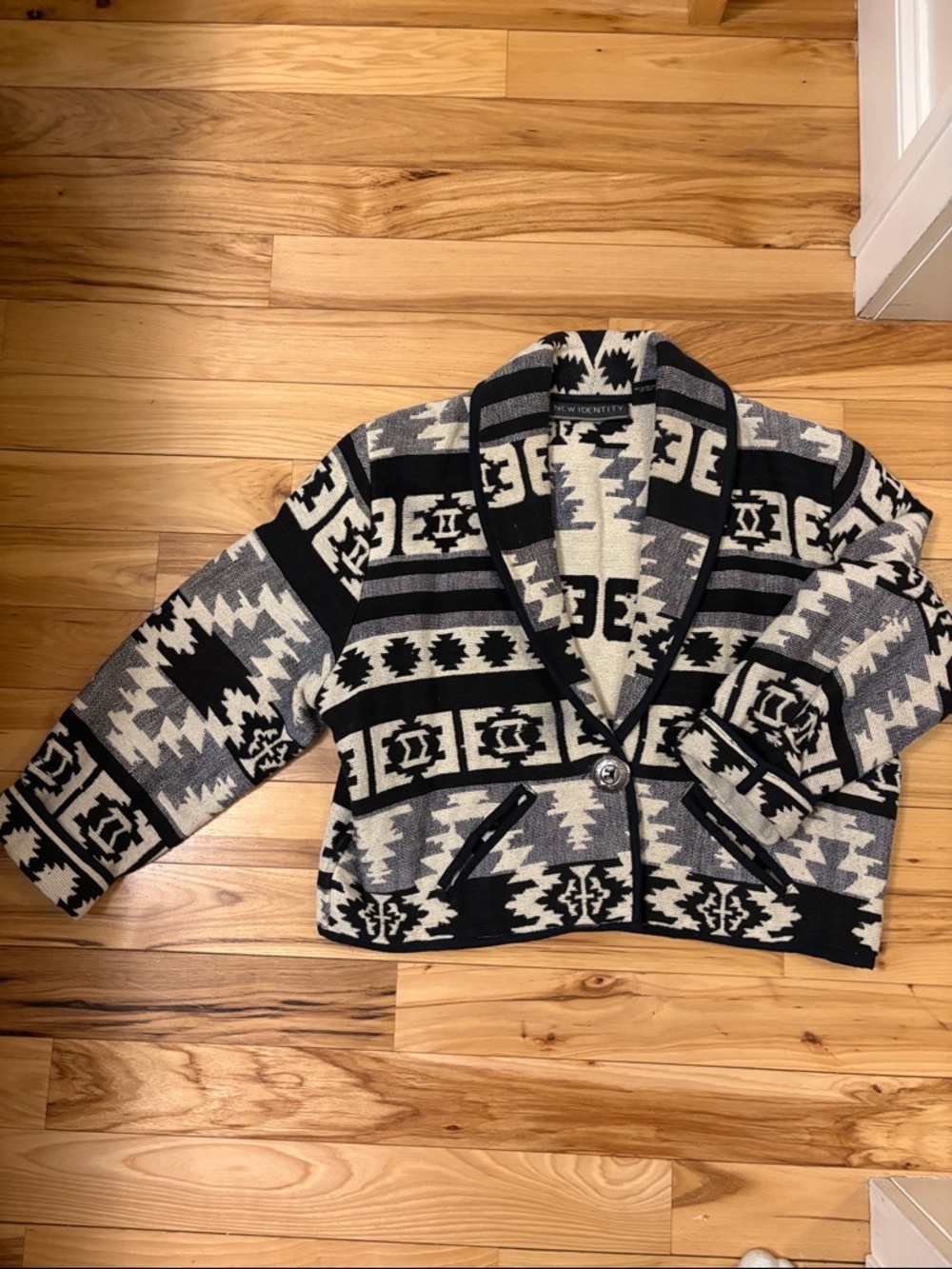 New Identity Geometric Tapestry Jacket Black & Cream (XL)